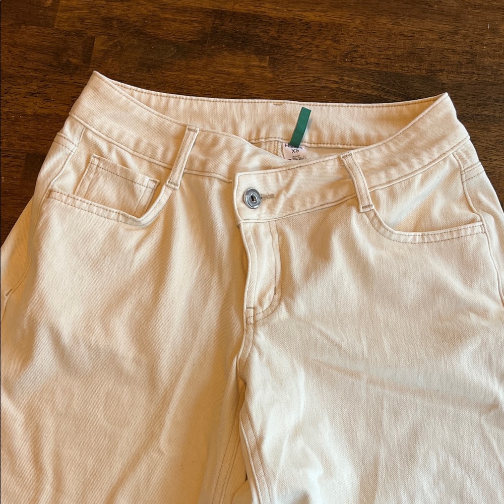 HALARA Cream High-Rise Jeans with Tag - Picture 2 of 6